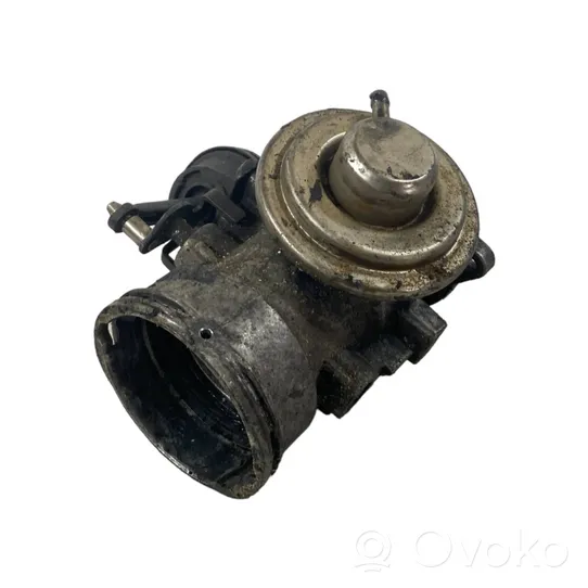 Volkswagen PASSAT B5.5 Soupape vanne EGR 038129637L