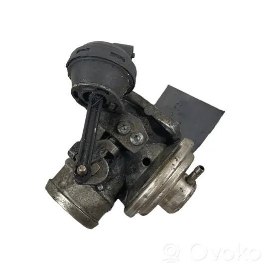 Volkswagen Polo EGR valve 038129637B