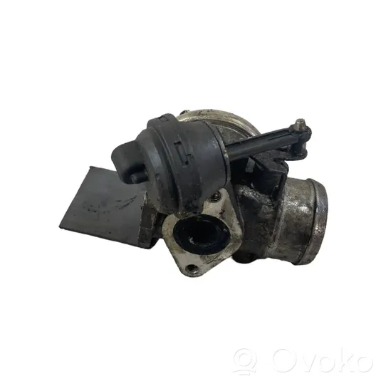 Volkswagen Polo EGR valve 038129637B