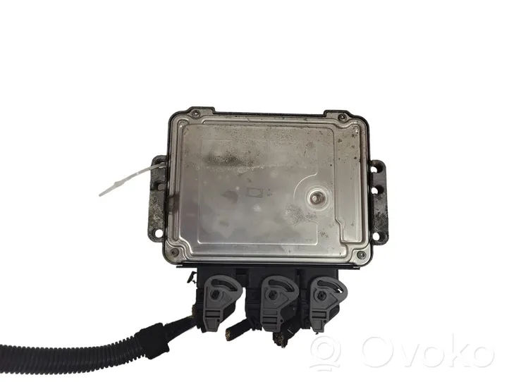 Peugeot 206 Calculateur moteur ECU 0281011783