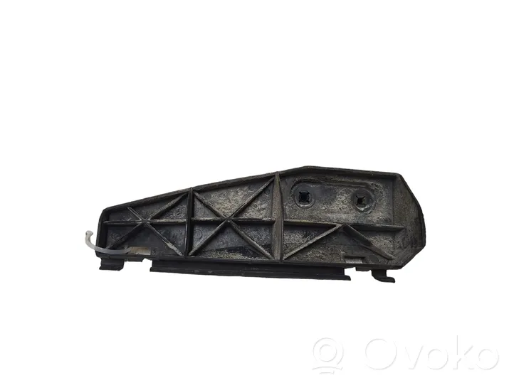 Toyota Corolla Verso E121 Soporte de montaje del parachoques trasero 525620F010