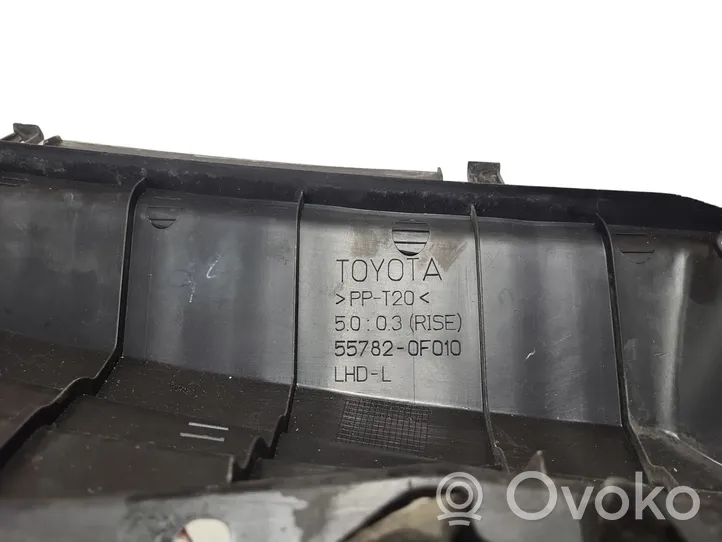 Toyota Corolla Verso E121 Rivestimento del tergicristallo 557820F010