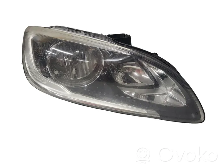 Volvo S60 Lampa przednia 31358100