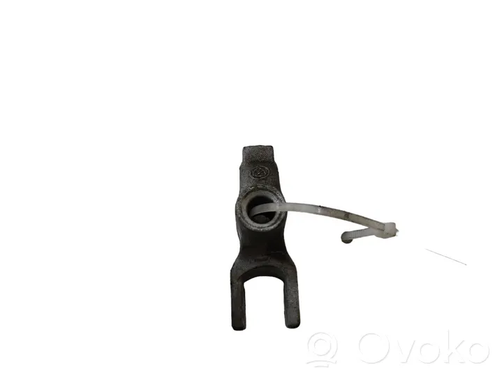 Saab 9-5 Support de pince d'injecteur de carburant 