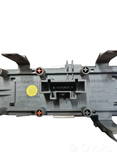 Renault Megane II Interrupteur feux de détresse 88040010