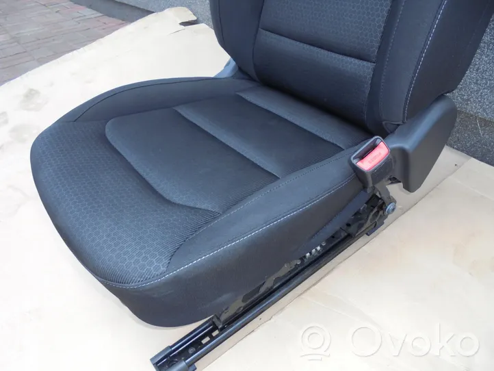 Hyundai Elantra VI Priekinė keleivio sėdynė 