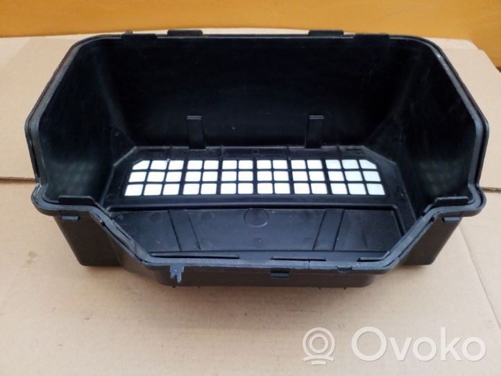 Volkswagen Touareg I Support boîte de batterie 7L6915430A