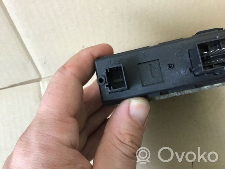 Citroen C4 I Picasso Priekinis varikliukas langų pakėlėjo 9654087580