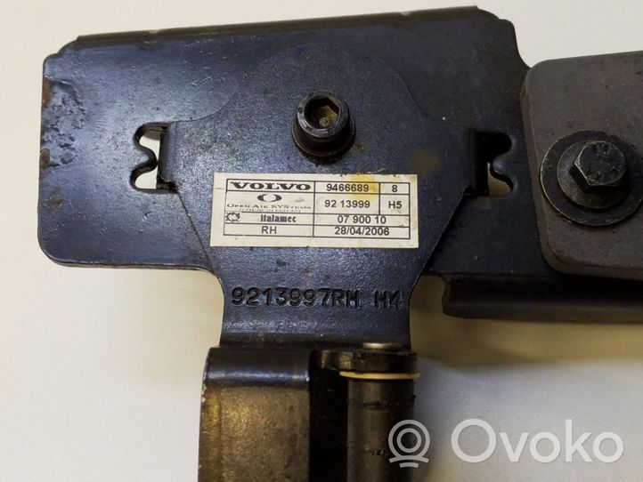 Volvo C70 Staffa di montaggio copertura ripiano portaoggetti 9466689