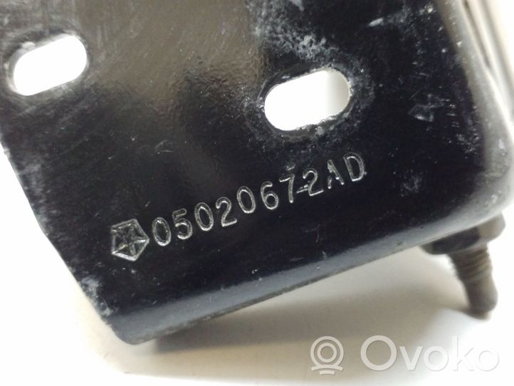 Dodge Grand Caravan Guida a rullo centrale per portellone scorrevole 05020672AD