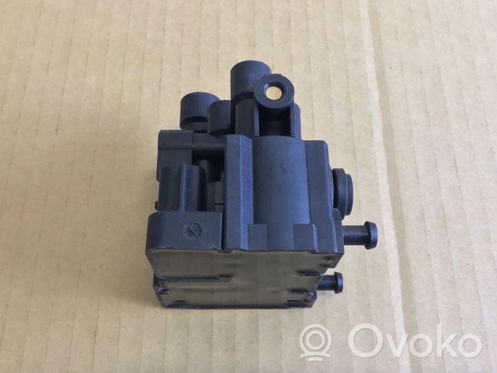 Land Rover Range Rover Sport L494 Blocco valvola della sospensione pneumatica CPLA5B710BB