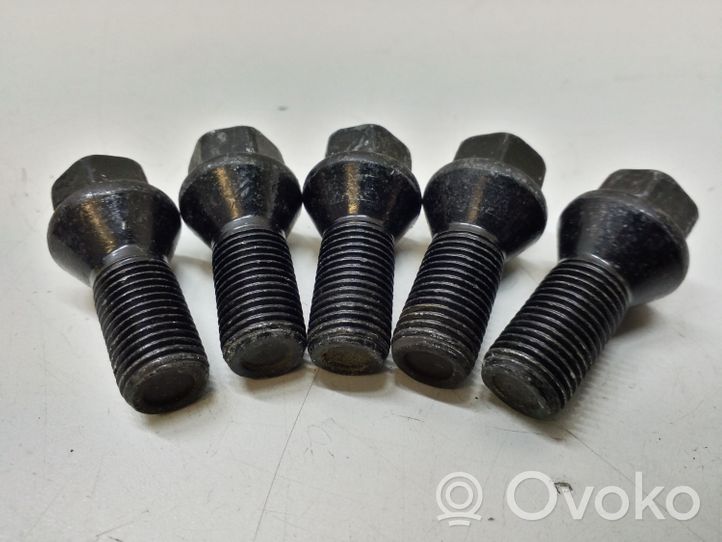 Alfa Romeo Stelvio Nuts/bolts 