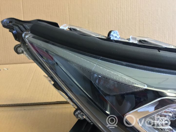 Toyota RAV 4 (XA50) Lampa przednia 8990842060