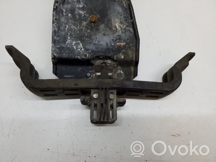 Dodge Grand Caravan Supporto di montaggio ruota di scorta 05109667AG