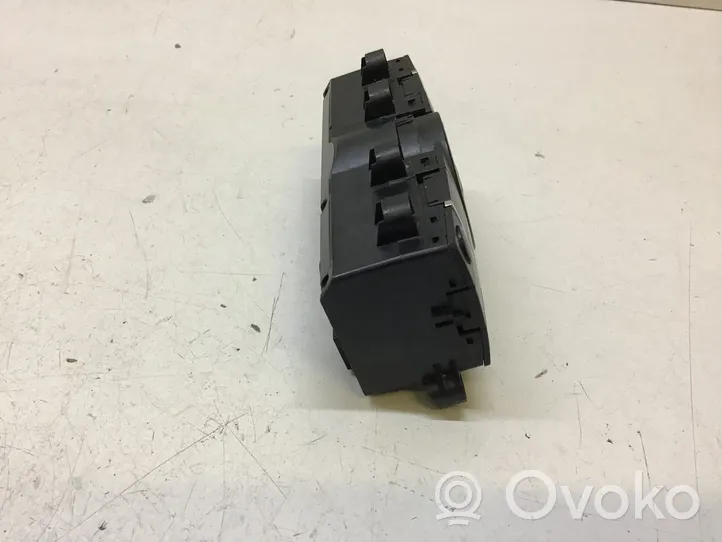 Mercedes-Benz R W251 Climate control unit A1648209589