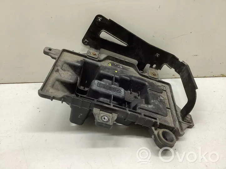 KIA Sportage Boîte de batterie 37150F1500