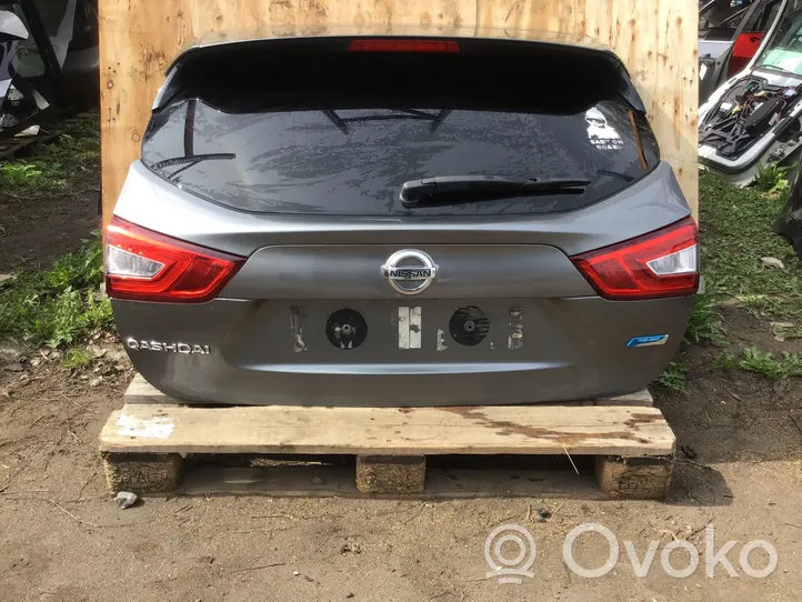 Nissan Qashqai Takaluukun/tavaratilan kansi 