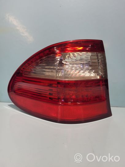 Mercedes-Benz E W211 Lampa tylna A2118201564