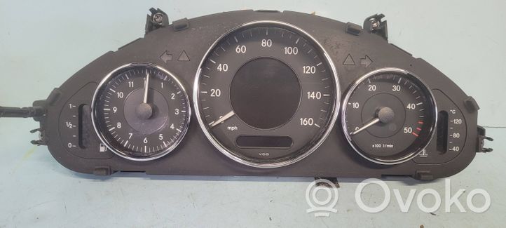 Mercedes-Benz CLS C219 Tachimetro (quadro strumenti) A2195405811