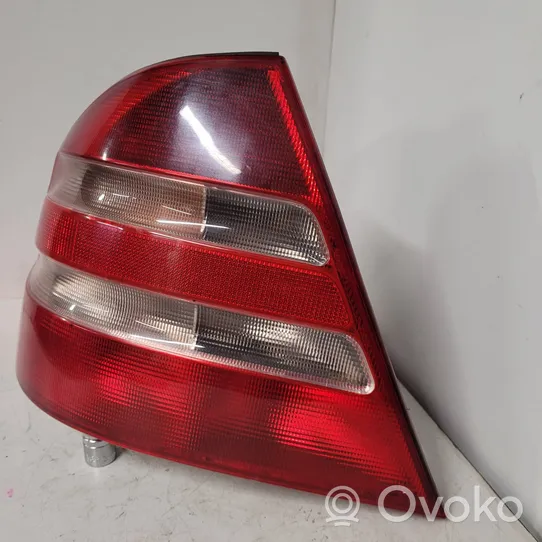 Mercedes-Benz S W220 Lampa tylna A2208200164