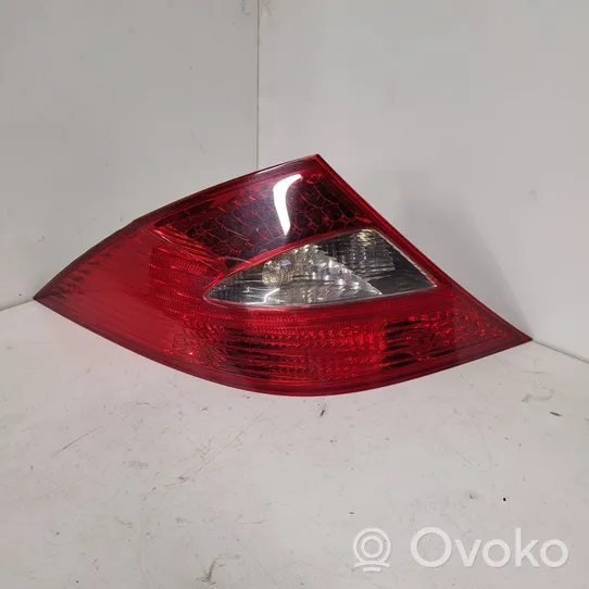 Mercedes-Benz CLS C219 Rear/tail lights A2198200164