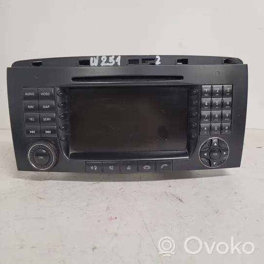 Mercedes-Benz R W251 Panel / Radioodtwarzacz CD/DVD/GPS A2518200979