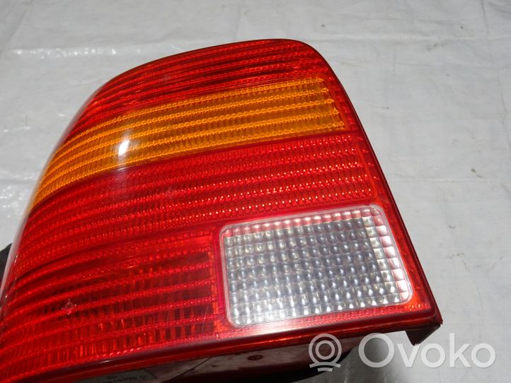 Volkswagen Golf IV Lampa tylna 1J6945095Q