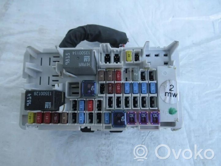 Opel Insignia B Fuse box set 33172518