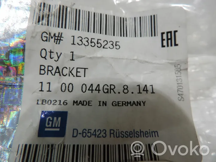 Opel Adam Fender mounting bracket 13355235