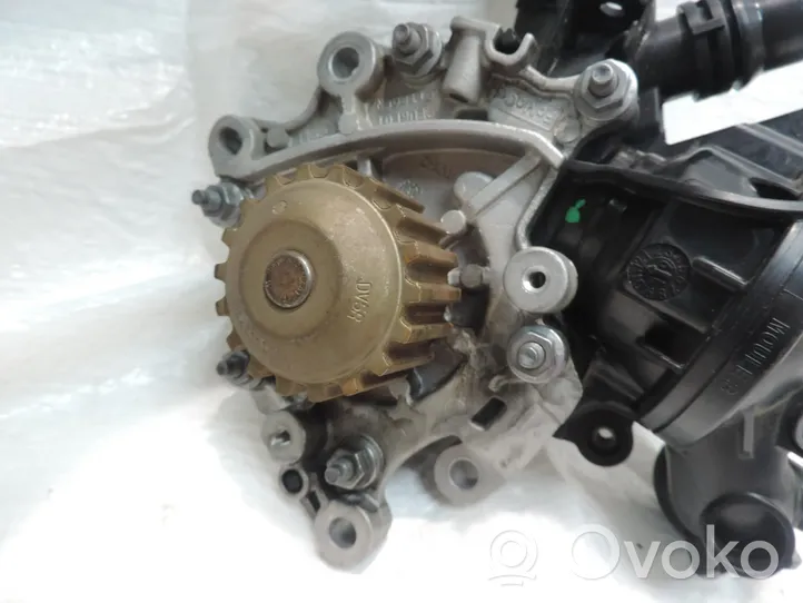 Opel Crossland X Pompe de circulation d'eau 9825002180