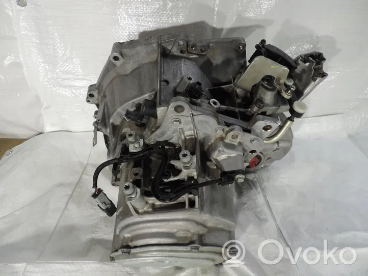 Opel Crossland X Manual 5 speed gearbox 20V246