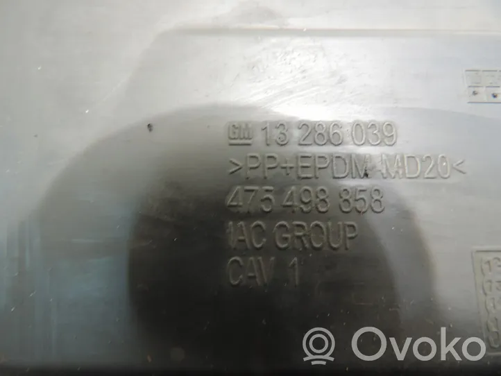 Opel Corsa D Moulure de pare-chocs avant 13286039