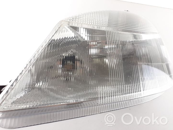 Mercedes-Benz Vaneo W414 Lampa przednia A4148200061