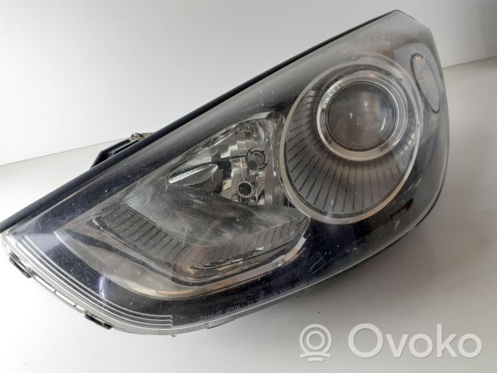 Hyundai ix35 Lampa przednia 921012Y