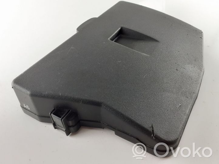 Toyota Verso Coperchio scatola dei fusibili 8266205130