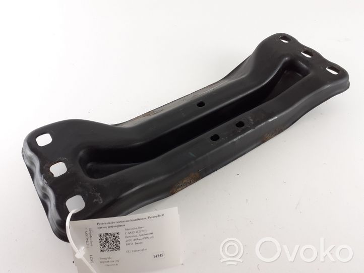 Mercedes-Benz E AMG W212 Supporto di montaggio scatola del cambio A2122401302