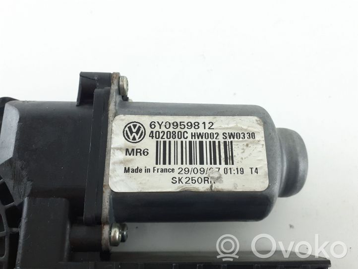 Volkswagen Polo IV 9N3 Galinis varikliukas langų pakėlėjo 6Y0959812