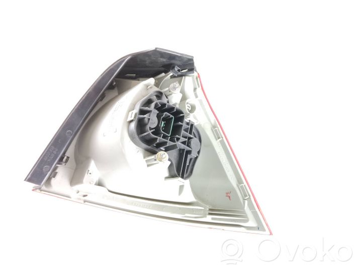 Volkswagen Golf V Lampa tylna 1K6945095AC