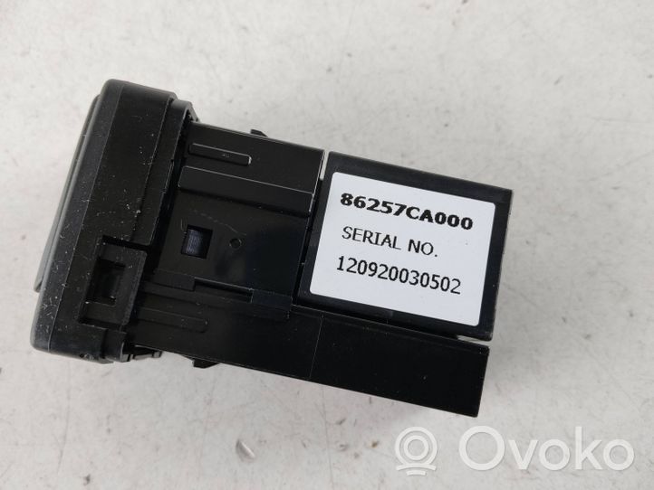 Toyota GT 86 USB socket connector 86257CA000