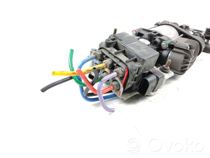 Porsche Cayenne (92A) Air suspension compressor/pump 95835890300