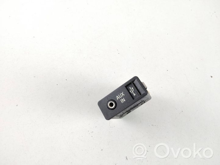 BMW X6 E71 USB-pistokeliitin 9129652