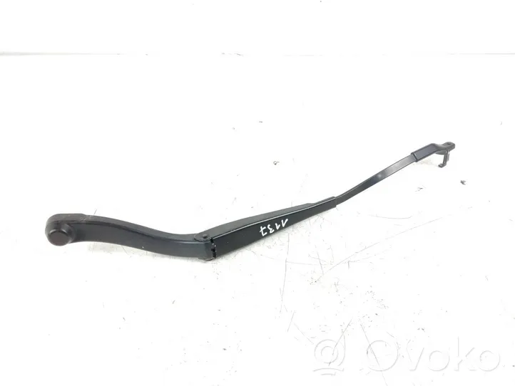 Mercedes-Benz E C207 W207 Bras d'essuie-glace avant A2078200044