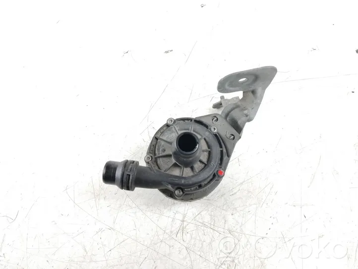 BMW X5 F15 Pompe à eau de liquide de refroidissement 8602021