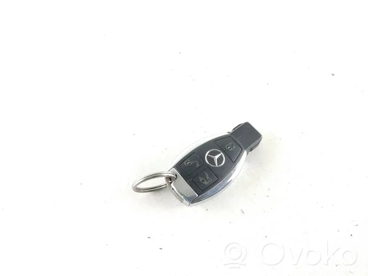 Mercedes-Benz E W212 Užvedimo raktas (raktelis)/ kortelė 