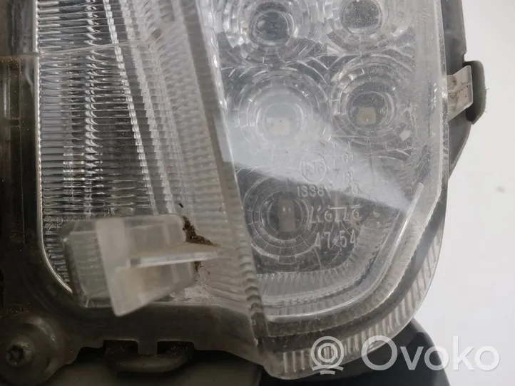 Toyota Prius+ (ZVW40) Phare de jour LED KOITO4754