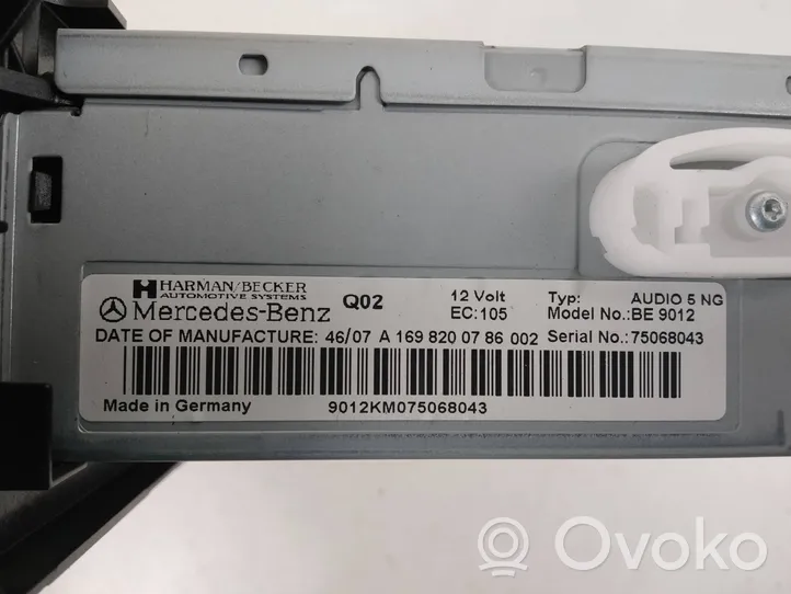 Mercedes-Benz B W245 Unité principale radio / CD / DVD / GPS A1698200786