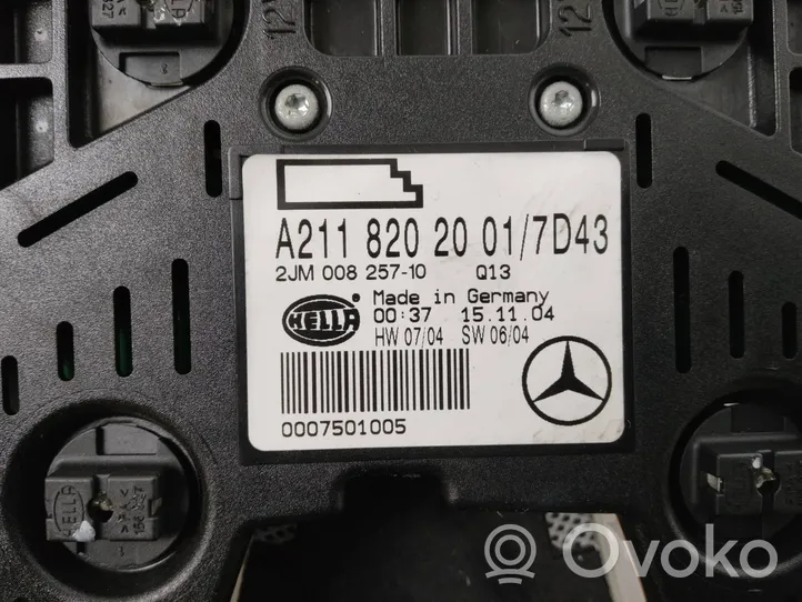 Mercedes-Benz E W211 Illuminazione sedili posteriori A2118202001