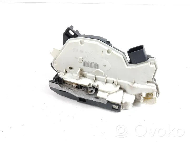 Volkswagen Tiguan Front door lock 5N1837015C