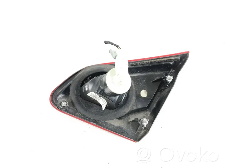 Nissan Qashqai+2 Lampy tylnej klapy bagażnika 89503189