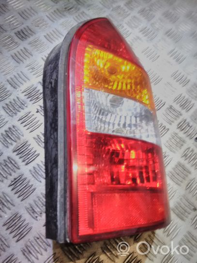 Opel Zafira A Aizmugurējais lukturis virsbūvē 51740002